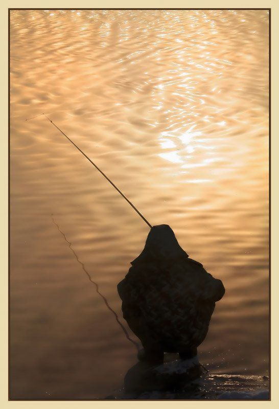 рыбак, река, солнце Москва-река,-30, в ожидании чуда....photo preview