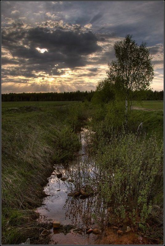 пейзаж, речка, поле, лес, закат, небо, луч, облако, дерево, береза, дорога, dyadyavasya Закат над загубленной речкойphoto preview