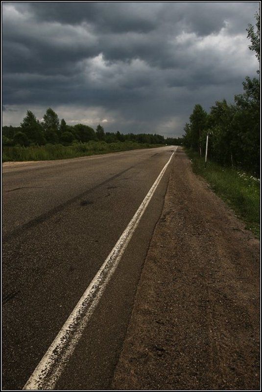 дорога, туча, асфальт, небо, лес, дерево, разметка, dyadyavasya Дорога под тучамиphoto preview