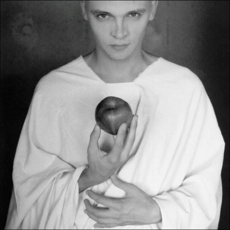 A Man With Applephoto preview