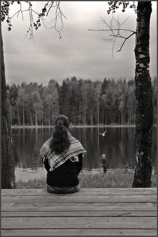 девушка, причал, озеро, чайка, птица, созерцание, дума, лес, dyadyavasya Почему люди не летаютphoto preview