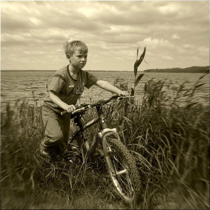 красное озеро Explorer фото превью