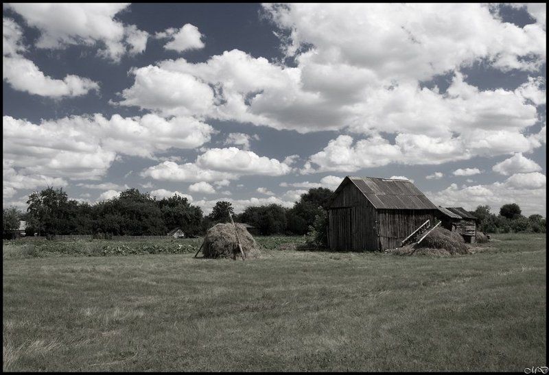 пейзаж,вид,сено,деревня,сарай,облака Вдали от городской суетыphoto preview