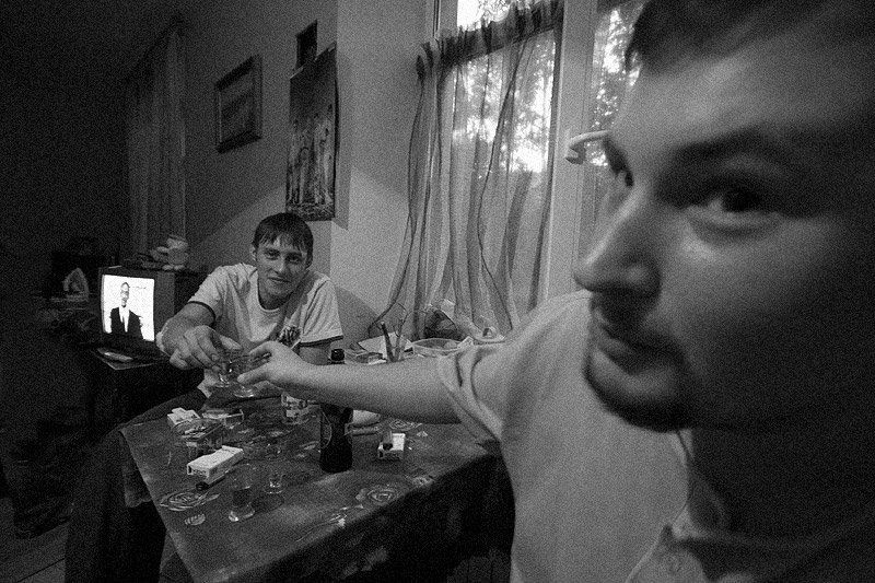 выпить, закусить третим будешь?photo preview