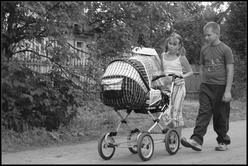 :) молодёжь,коляска ну и времена,ну и нравыphoto preview