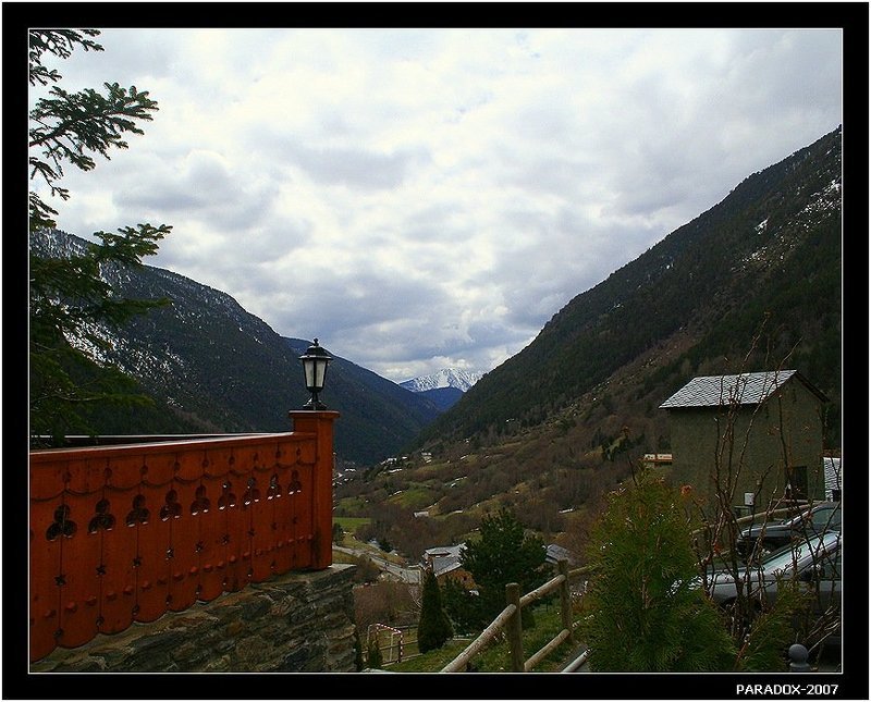 андорра,горы,фонарь-полисмен_в_котелке, paradox Приключение в княжестве Андорра фото превью