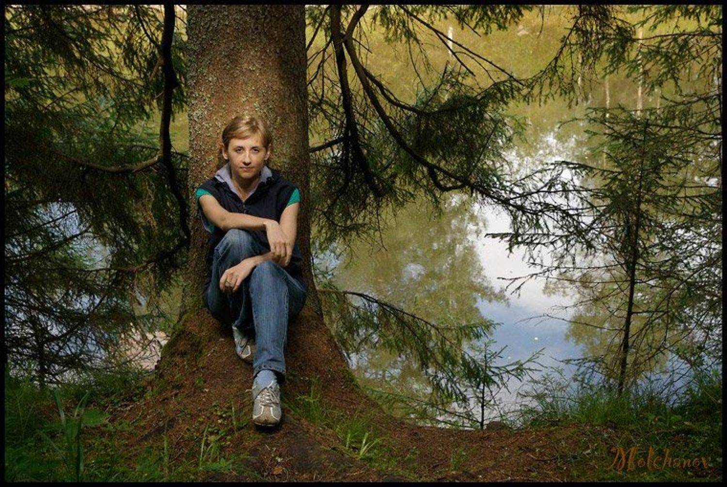 На неведомых дорожках. Автор: Молчанов Иван урал, река, серьга, сосна, девушка, портрет, Молчанов Иван