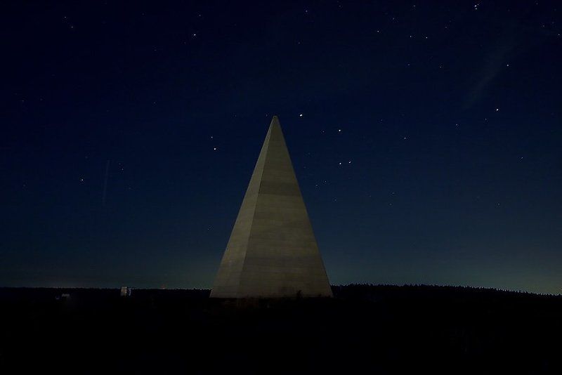 пирамида, новорижское ш., голод, ночь спящая пирамидаphoto preview