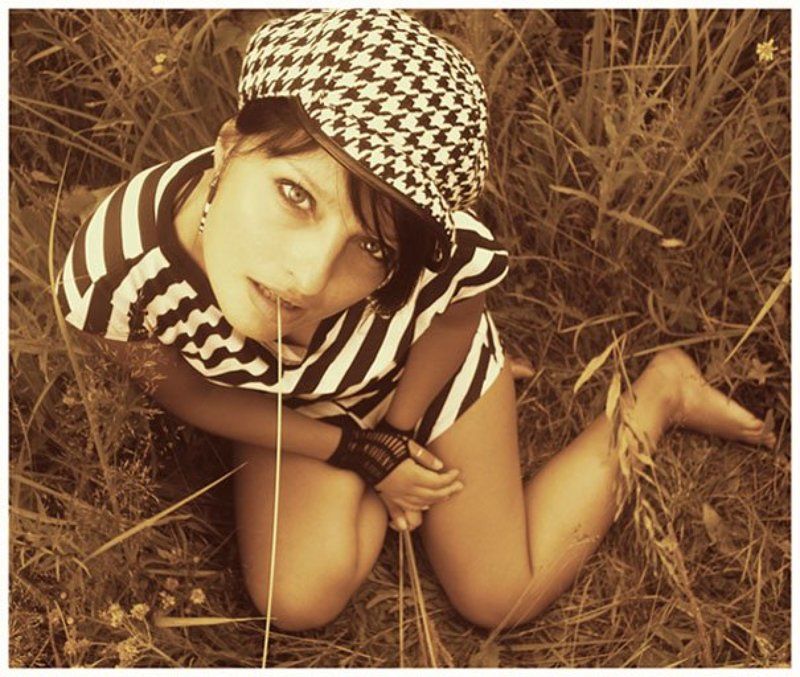 портрет анровый портрет деревенскаяphoto preview