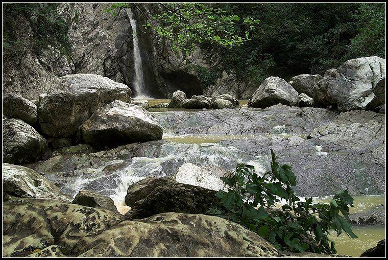 Агурский водопад. Автор: Григорий Иващенко водопад, вода, горы, ущелье, лето, кавказ, Григорий Иващенко