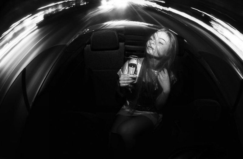 wwwest На заднем сиденьеphoto preview