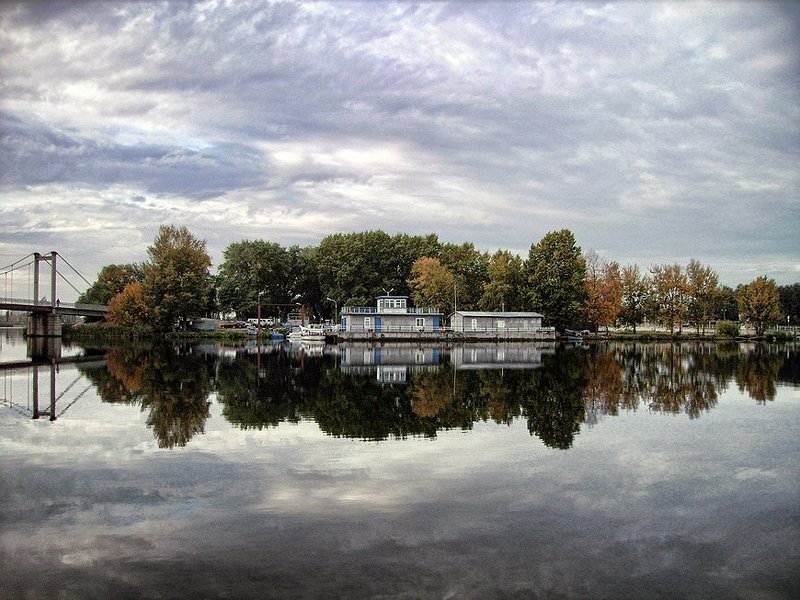 Между небом и водойphoto preview