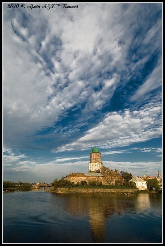 выборг, небо, башня, олаф, крепость, закат, вода, отражение Давление небесphoto preview