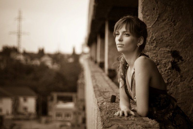 девушка, портрет, перспектива, печаль, задумчивость Взгляд в бесконечностьphoto preview