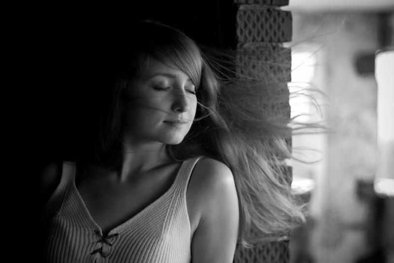 портрет, девушка, ч/б, ветер Ветер в волосахphoto preview