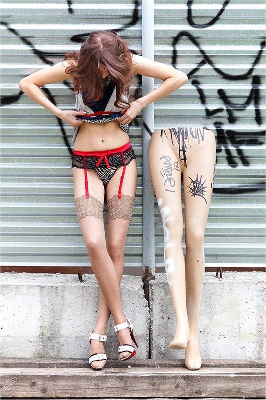 4 ногиphoto preview