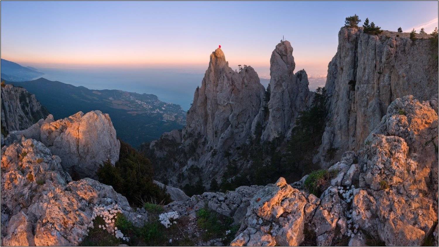 в последних лучах. Автор: Михаил Мигушин крым, ай-петри, вечер, Михаил Мигушин