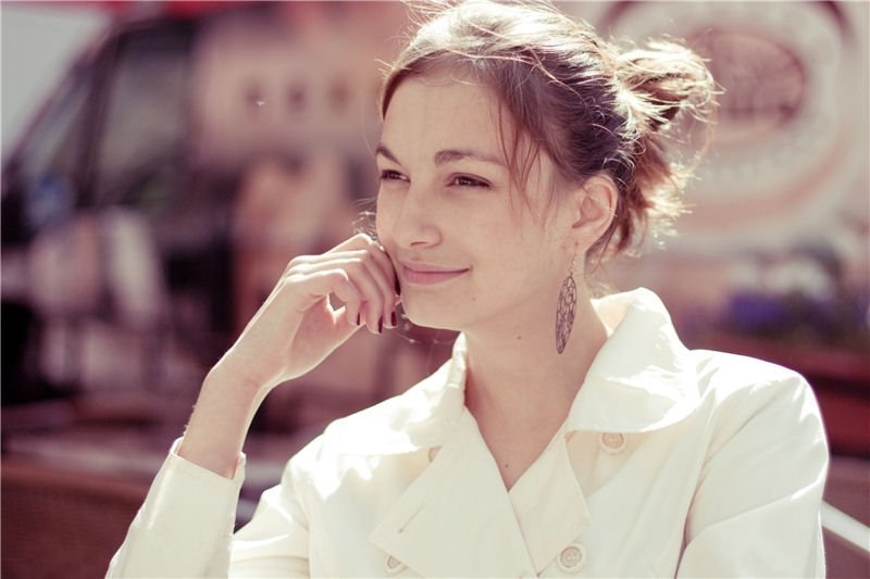 девушка,  белый плащ Асяphoto preview