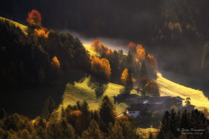 dolomiti, autumn, light, red, yellow, sunlit, mountains Mountains. Autumn. Lightphoto preview