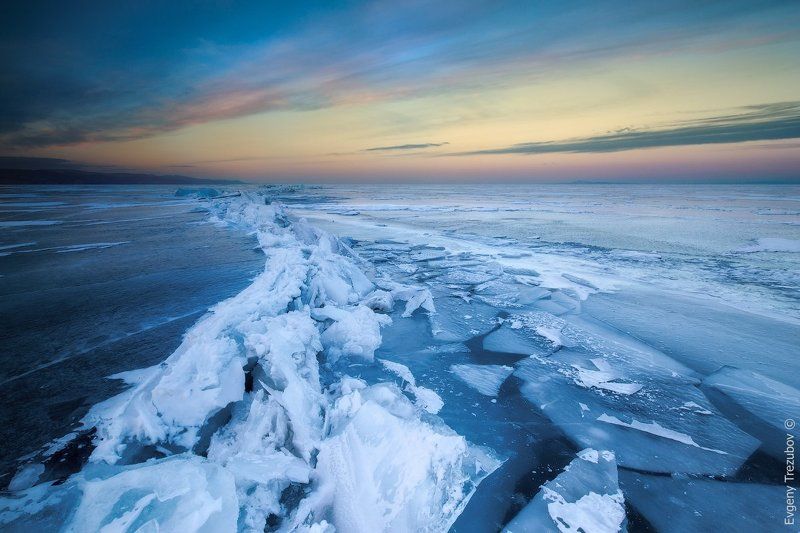 байкал, март, лед, рассвет, облака, трещины, торосы Байкальские изломы на рассветеphoto preview