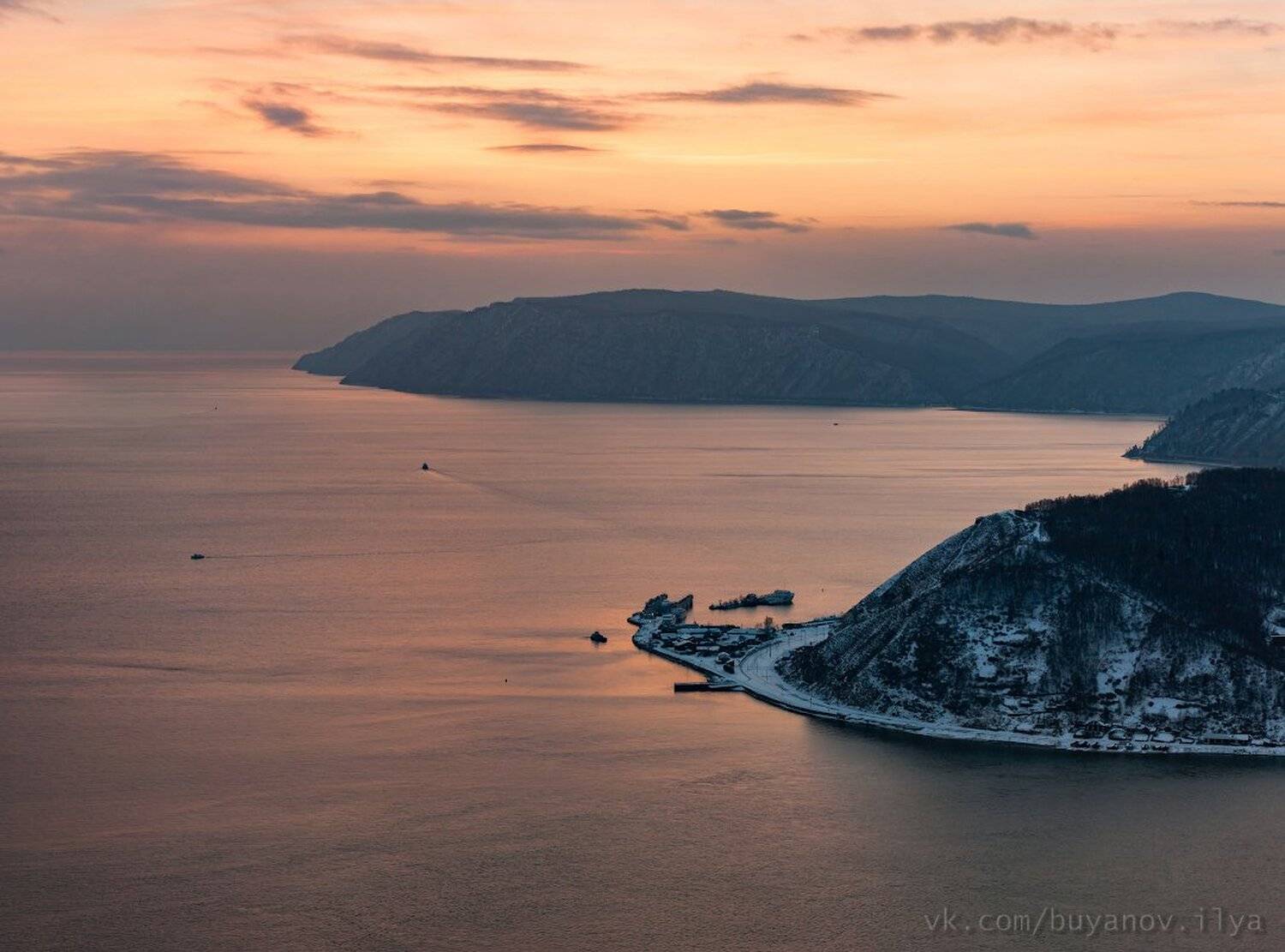 Порт Байкал. Исток Ангары.. Автор: Илья Буянов , Илья Буянов