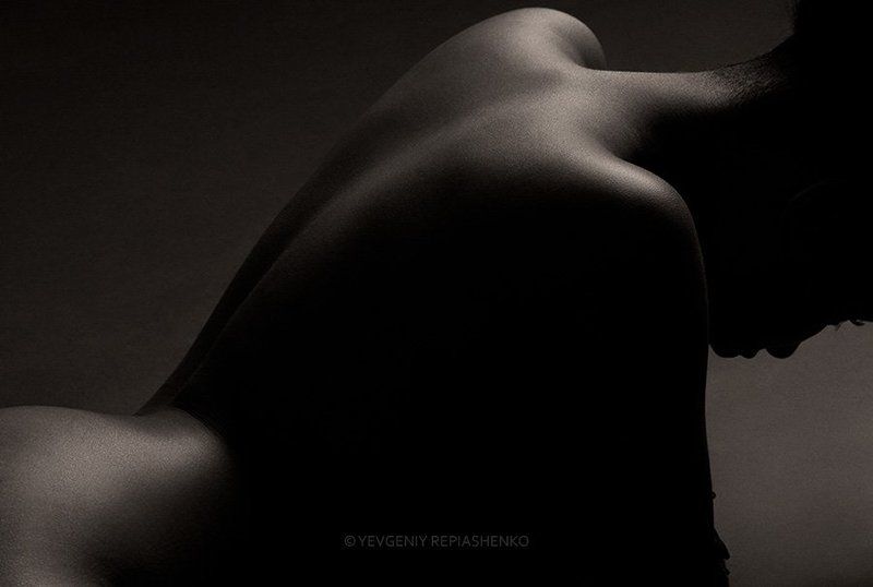 fineart, shades, shadows, тени, low key, низкий ключ, bw, чб, sepia, bodyscape, art, erotic, эротика, nude, nu, artnude, nudeart, akt, black skin, африканка, repiashenko, репяшенко, yevgeniy repiashenko, евгений репяшенко photo preview