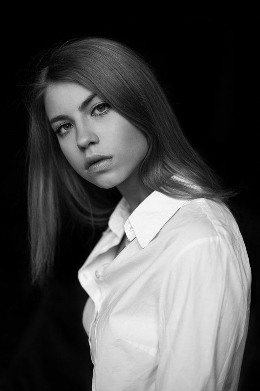 portrait, girl, light, beautiful, natural, russian, canon, femme, mood, pose, daylight, inspiration, amazing, popular, fineart, emotion, bnw, blackandwhite, Лераphoto preview