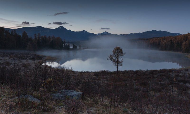 киделю, озеро, утро ,туман, солнце, осень ,лиственница, лучи ,иней, горы, лес ,горный алтай утро на Киделюphoto preview