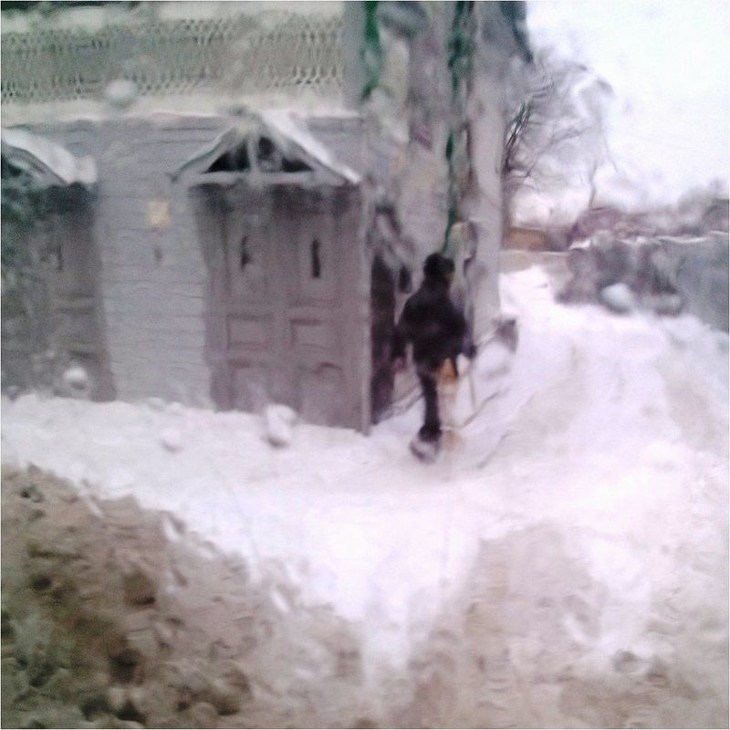 замерзшее стекло автобуса шел автобус №photo preview