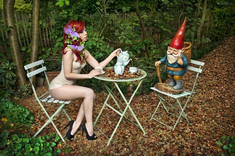 carolinemadison, portrait, beauty, body , redhair, redhead, dwarf, fairytale, teatime Little Friendphoto preview