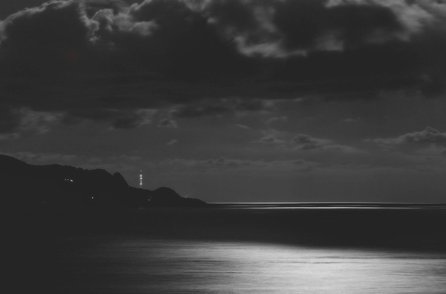 Ночное море. . . .. Автор: Таня SHE (Aiya) крым, сарыч, ласпи, батилиман, черное море, ночь, севастополь, морской пейзаж, чёрно белое, чб, Таня SHE (Aiya)