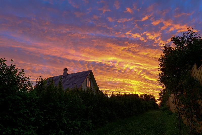 закат ...растекается море огня, угасая в немой тишине. (с) фото превью
