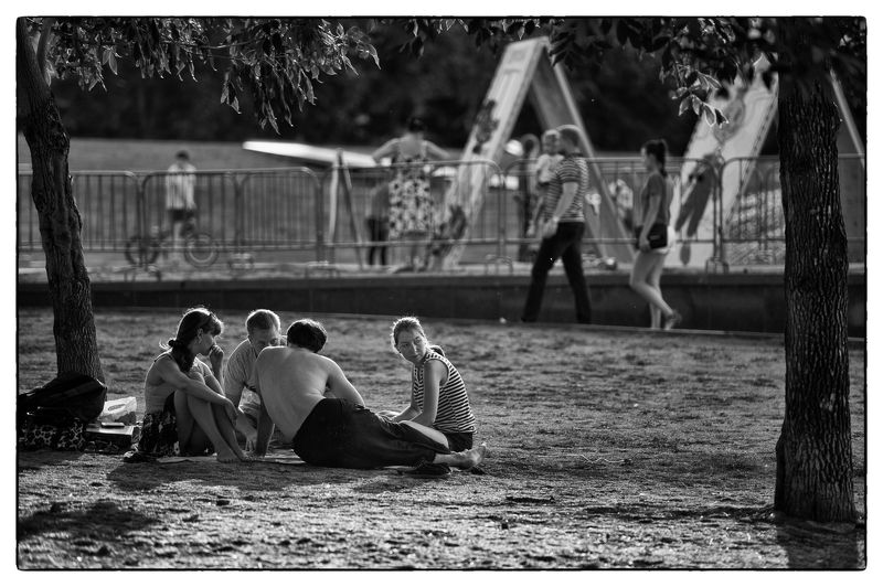 Walking among the Russians.photo preview