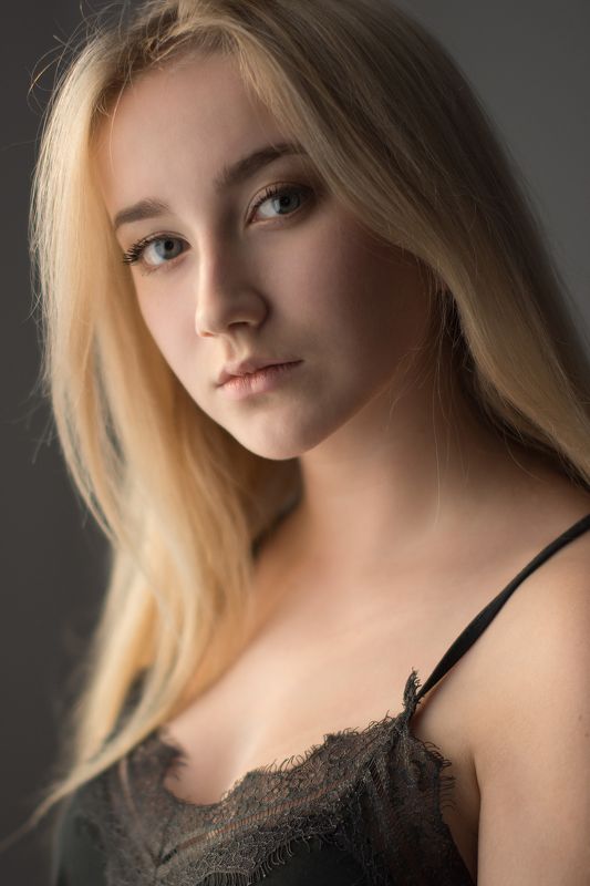 портрет, девушка, студия Юлияphoto preview