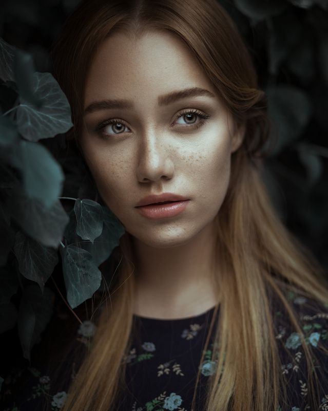 girl,portrait,retouch,eyes,girl,light,look,deep,moody bluephoto preview