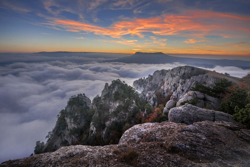 крым., демерджи. Осенний закат в Крыму. Демерджиphoto preview