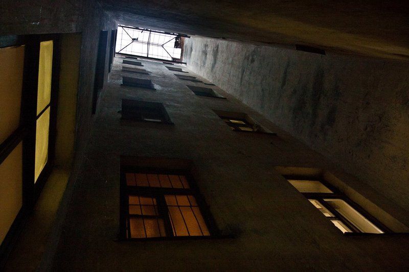 Загадка: На свободе, а небо в клеточкуphoto preview