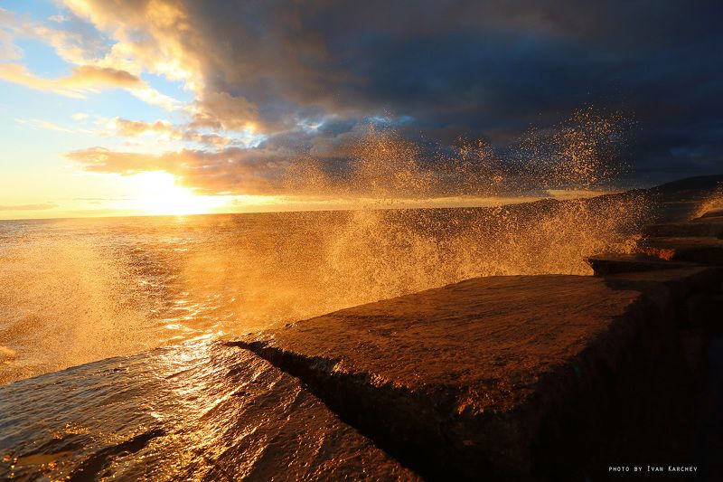 landscape, sea, surf, sun, sunset, warm, cold, storm, clouds, sprinkles, wash, waves, contrast, colorful the sunset surfphoto preview