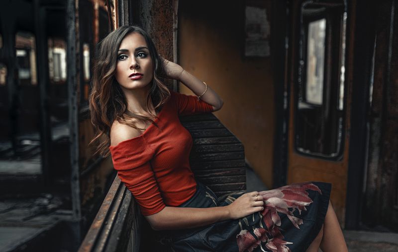 portrait, woman, color, mood Lady in redphoto preview