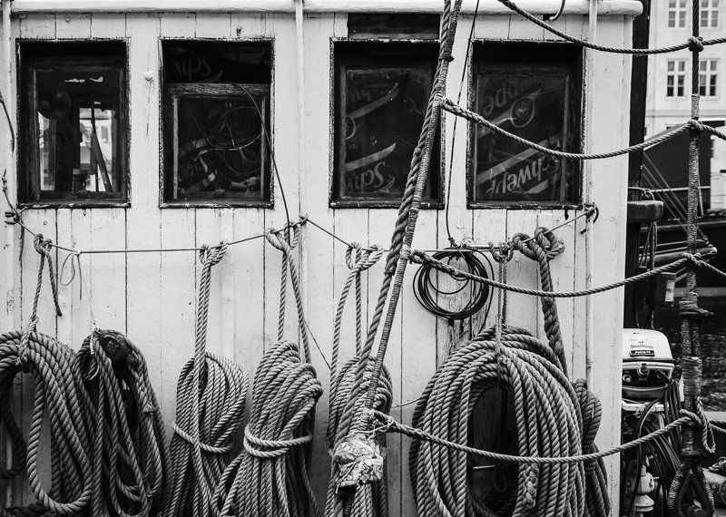 rope,boat,ship,city,sea,copenhagen,black and white, Webphoto preview
