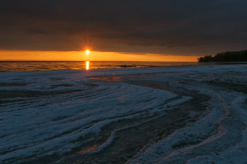 Кременчугское водохранилищеphoto preview