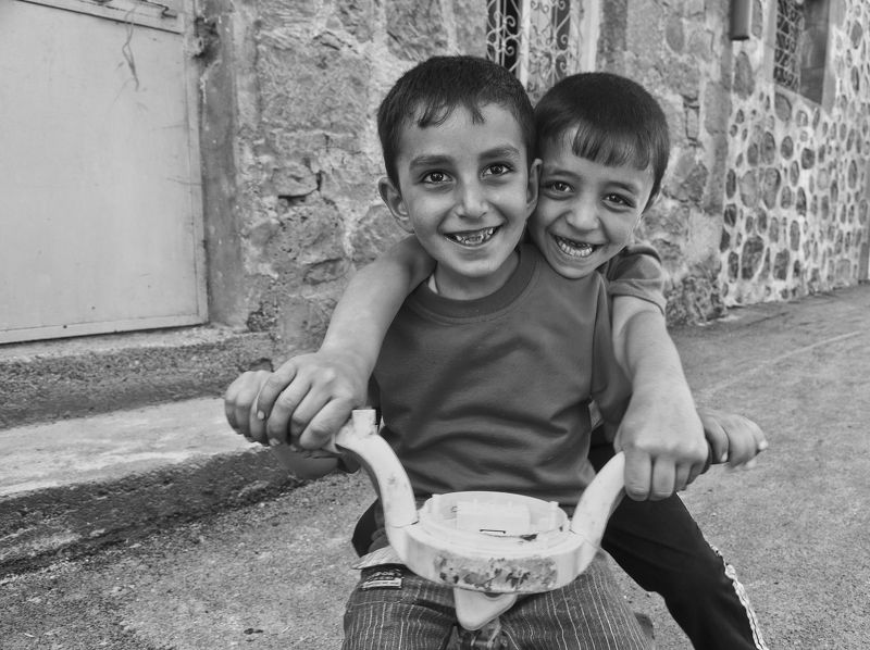 люди, человек, братья, дети, детство, эмоции, портрет, путешествие, снг, армения, горис Братьяphoto preview