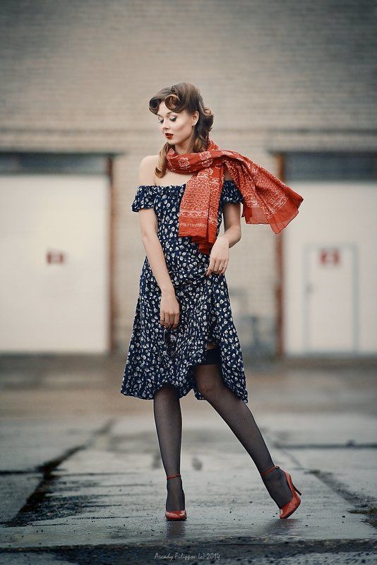 Kate and her scarfphoto preview