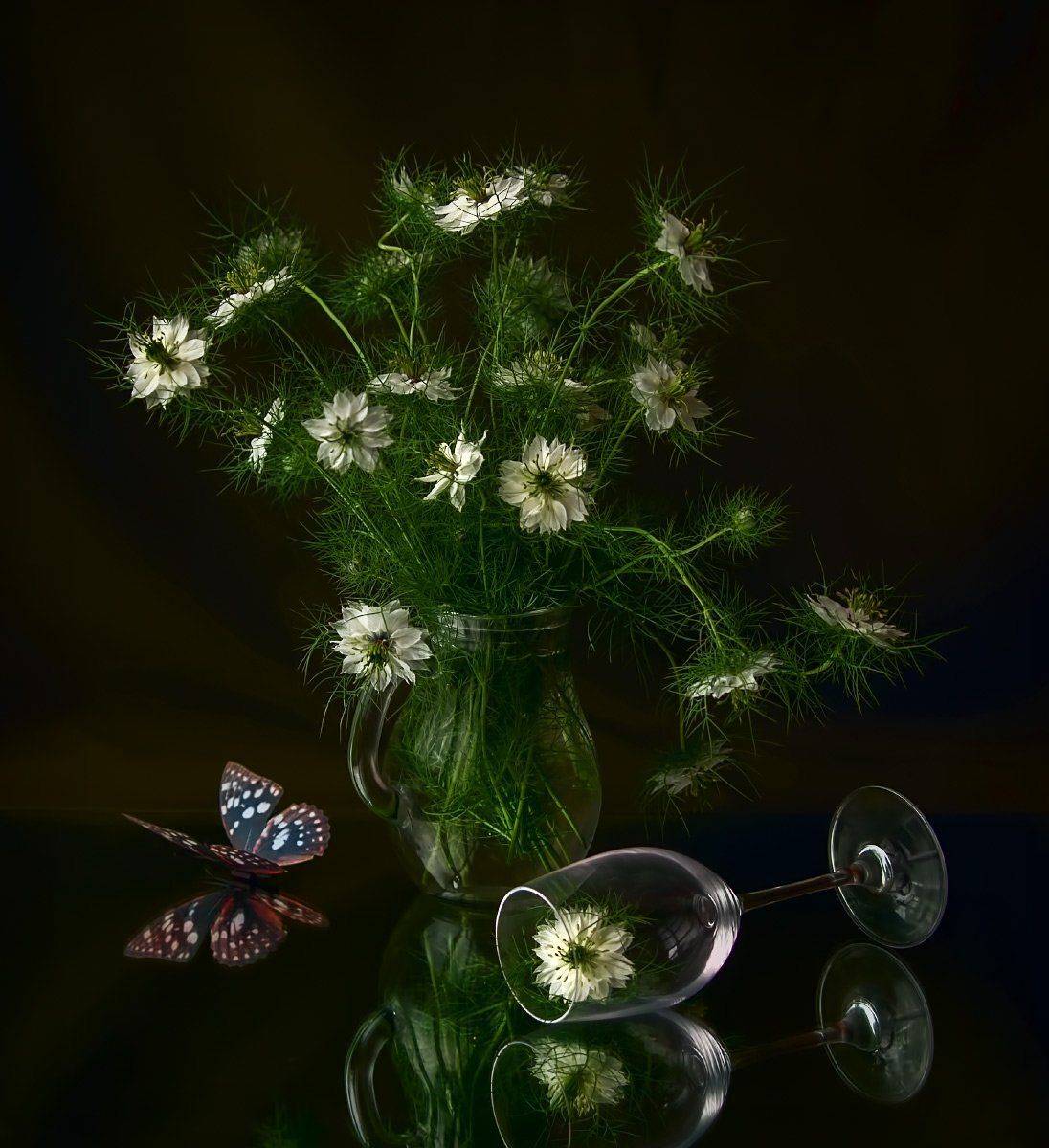 Этюд с белыми цветами. Автор: Елена Брежицкая цветы, белые, бокал, лето, букет, Елена Брежицкая