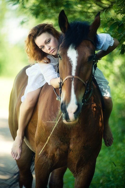 девушка, оля, лошадь, улица Прогулкаphoto preview