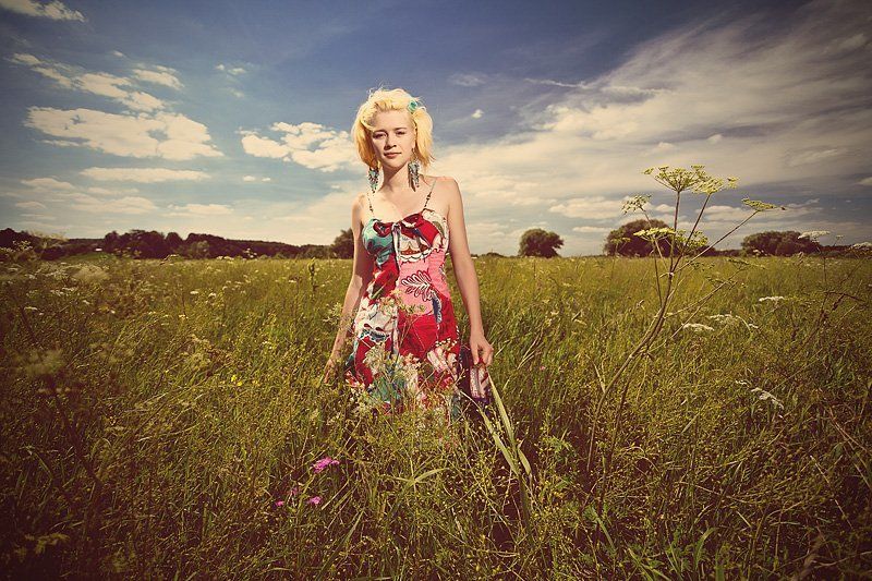 поле, девушка, небо * * *photo preview