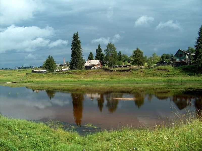 река, природа, вель, архангельская обл. дома, тучи, отражения После дождяphoto preview