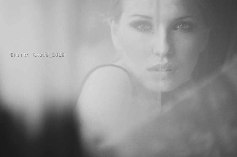 Кошка, которая гуляет сама по себеphoto preview