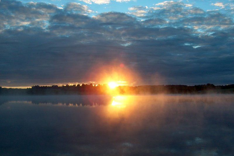солнце, восход, тучи, облака, пруд, плотина, вода, утро, Первые лучиphoto preview