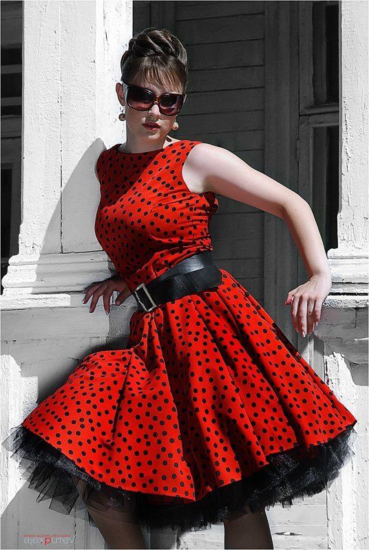 девушка,парк,жара,красное *****photo preview